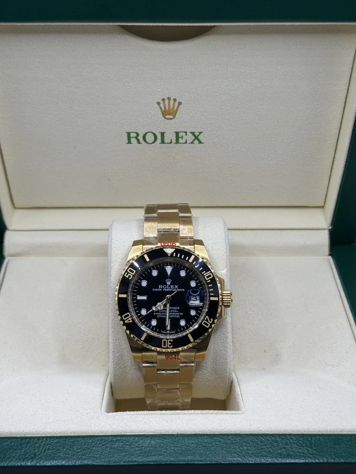 Rolex Submariner Date · Geelgoud